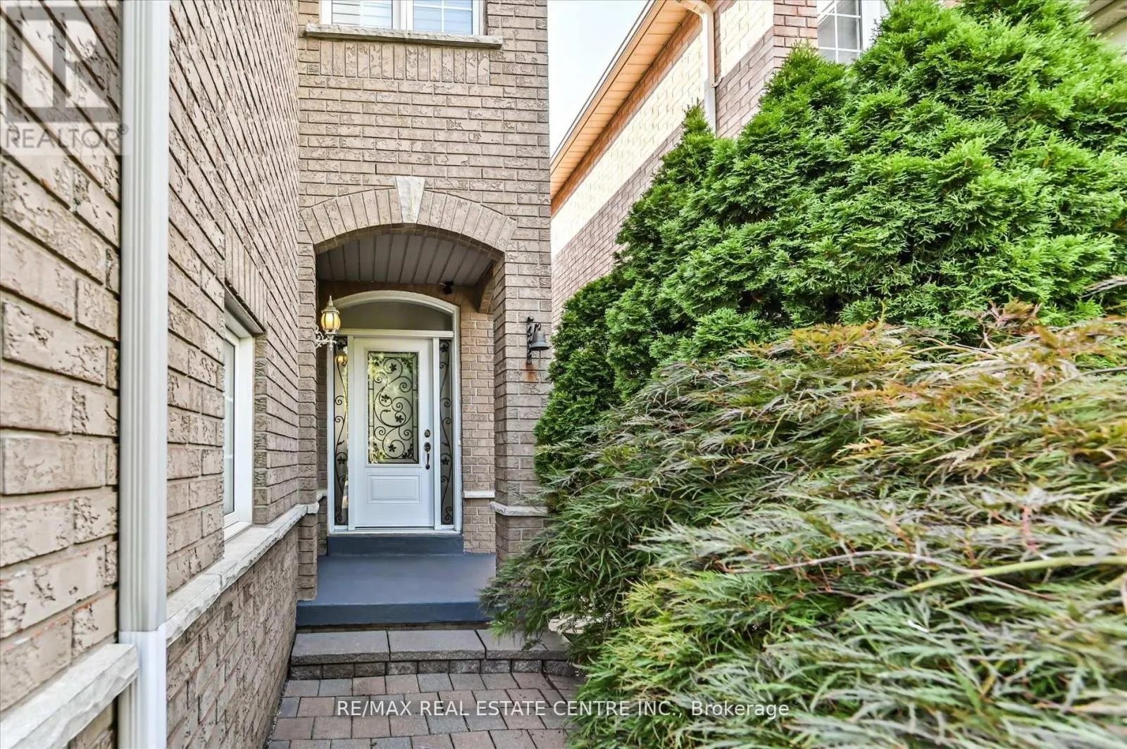 1091 WINDBROOK GROVE