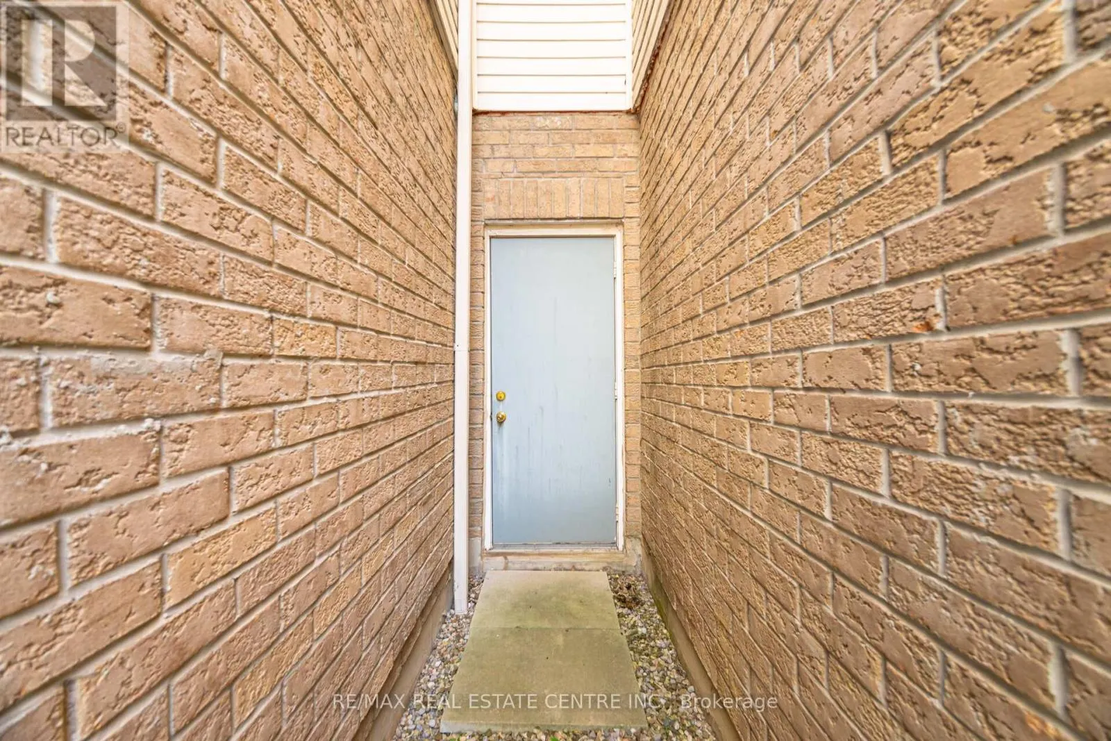 86 PAULINE CRESCENT