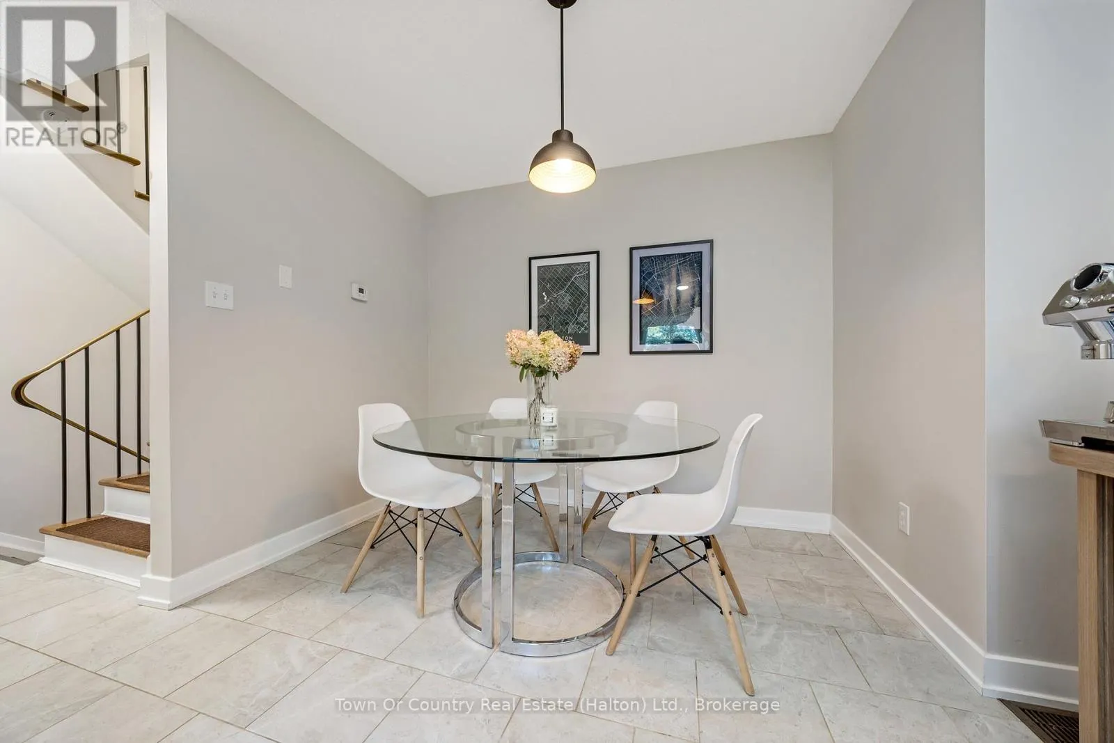 86 - 371 BRONTE STREET S, #86
