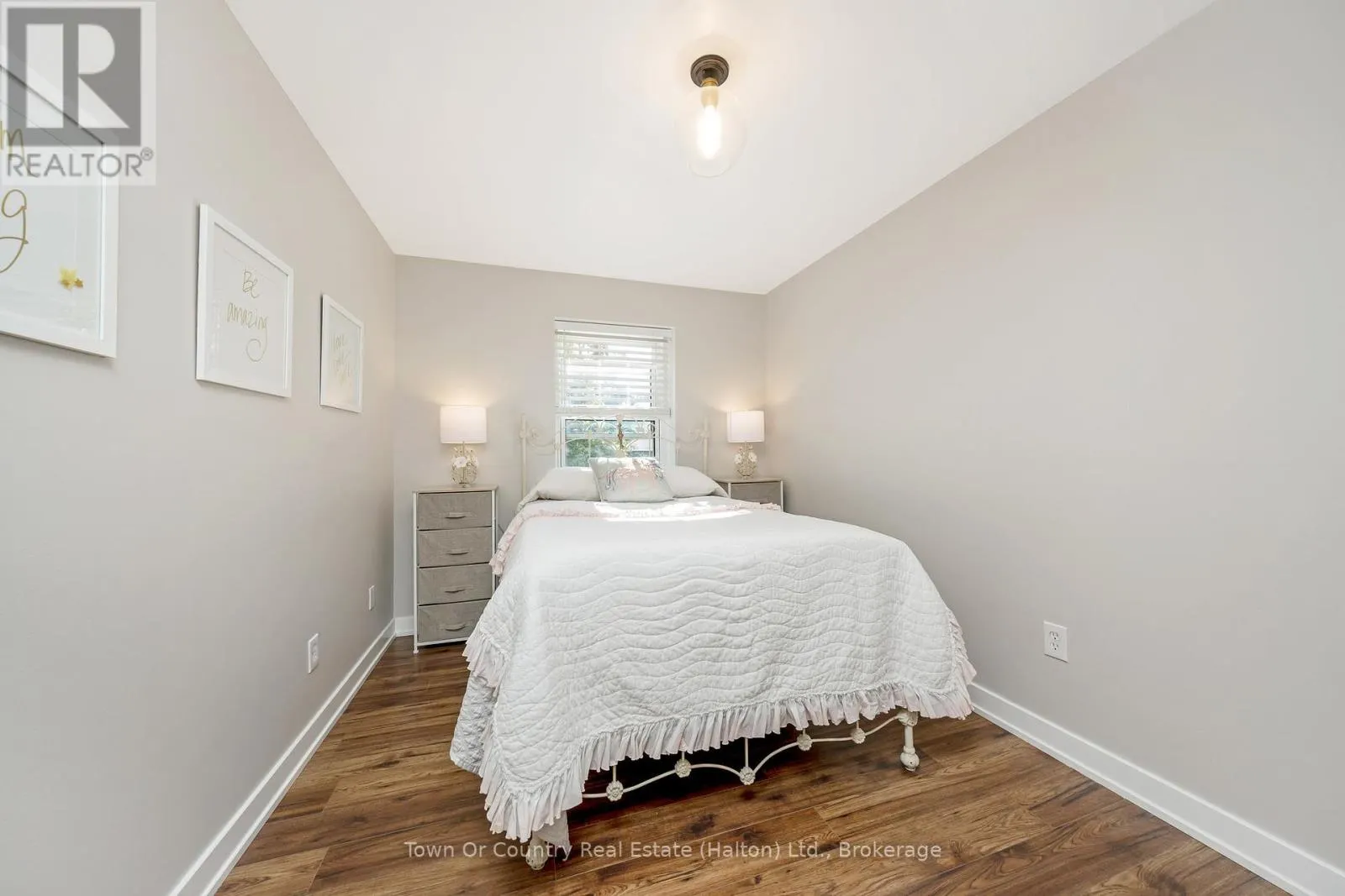 86 - 371 BRONTE STREET S, #86
