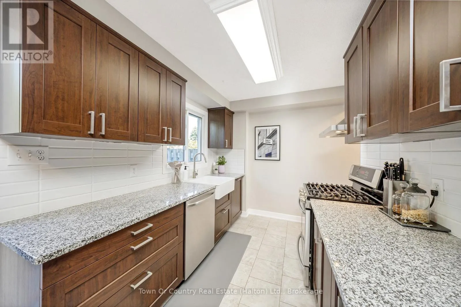 86 - 371 BRONTE STREET S, #86