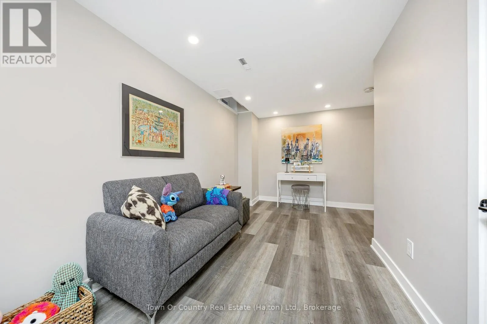 86 - 371 BRONTE STREET S, #86