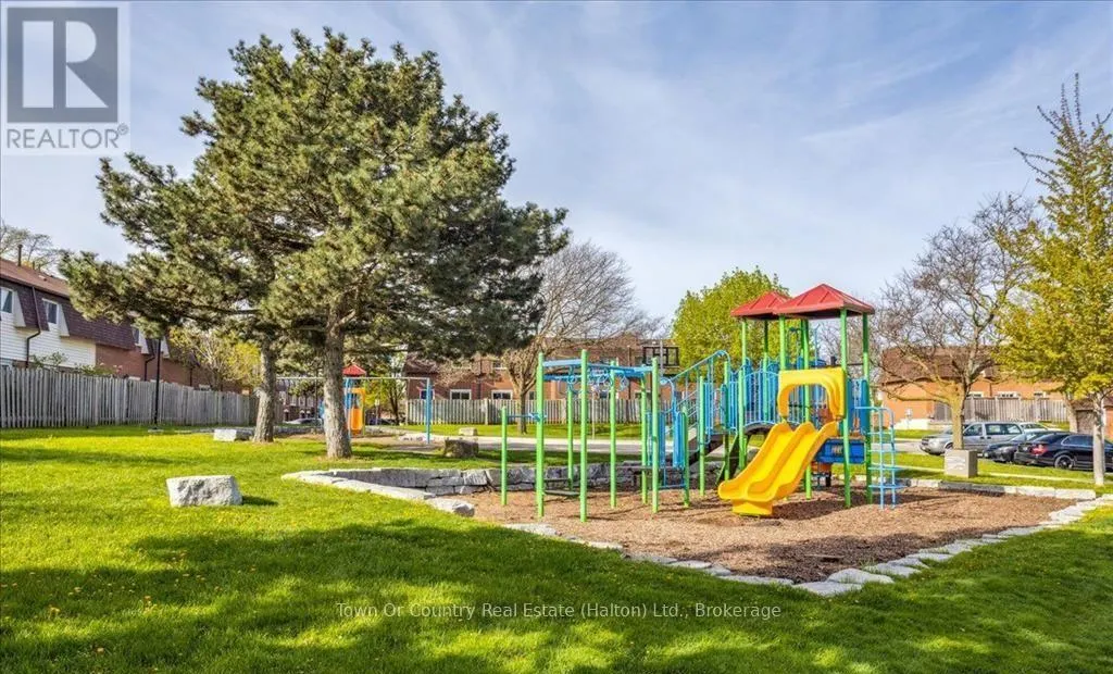 86 - 371 BRONTE STREET S, #86