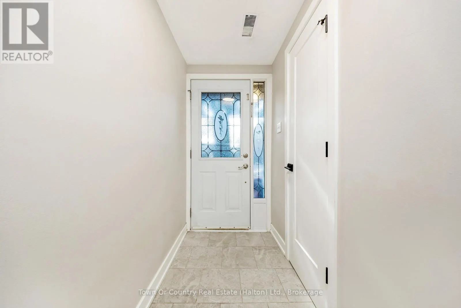 86 - 371 BRONTE STREET S, #86