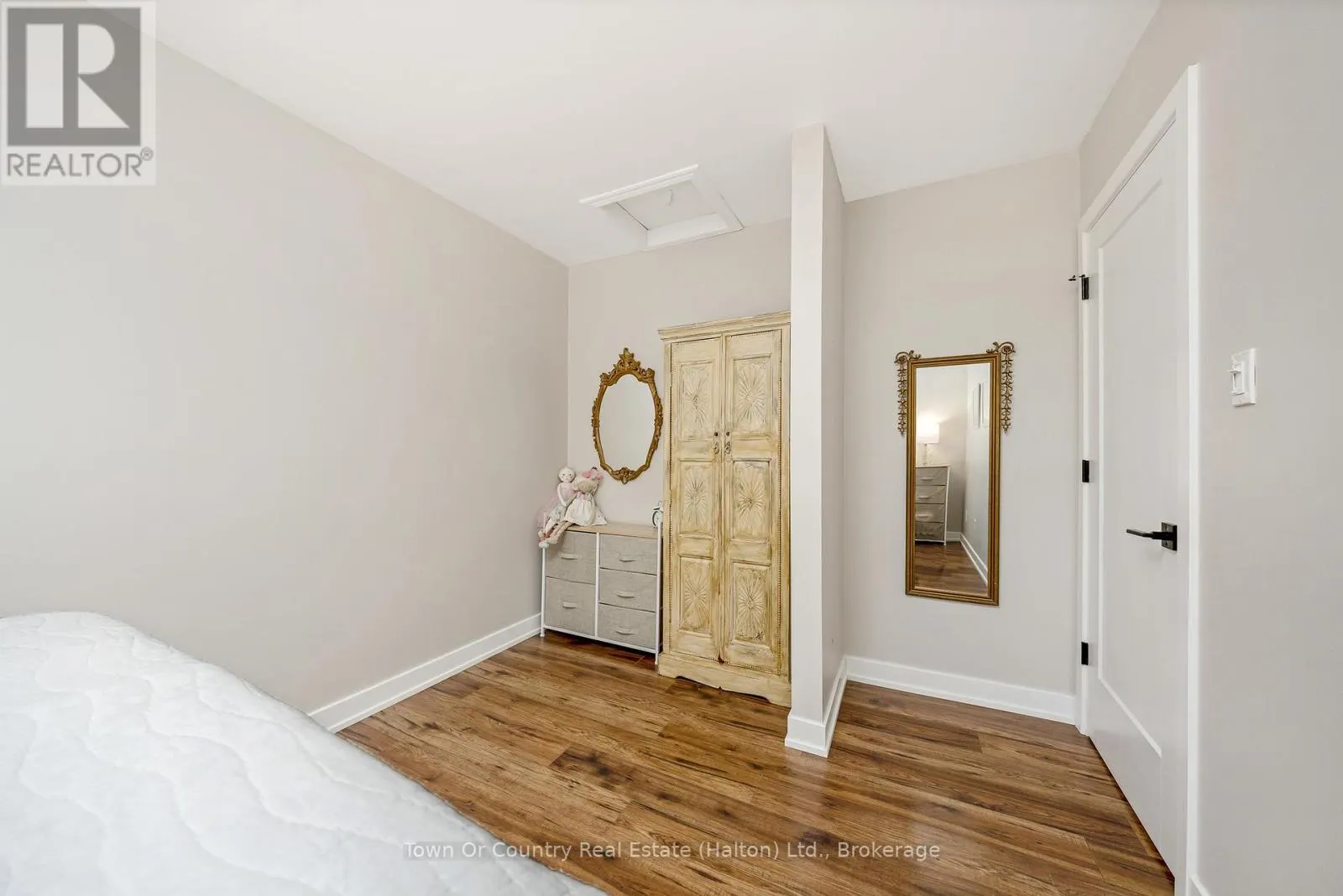 86 - 371 BRONTE STREET S, #86