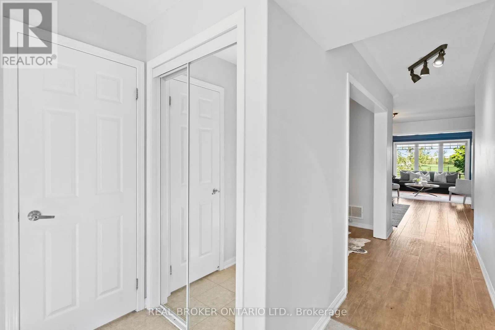 565 ATTENBOROUGH TERRACE