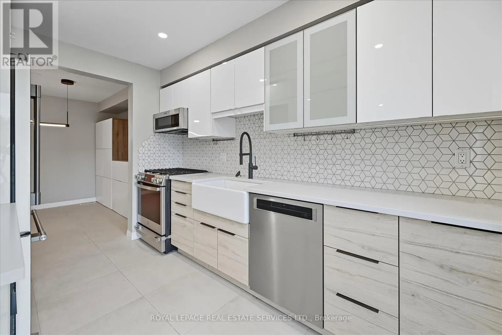 1409 TOBYN DRIVE