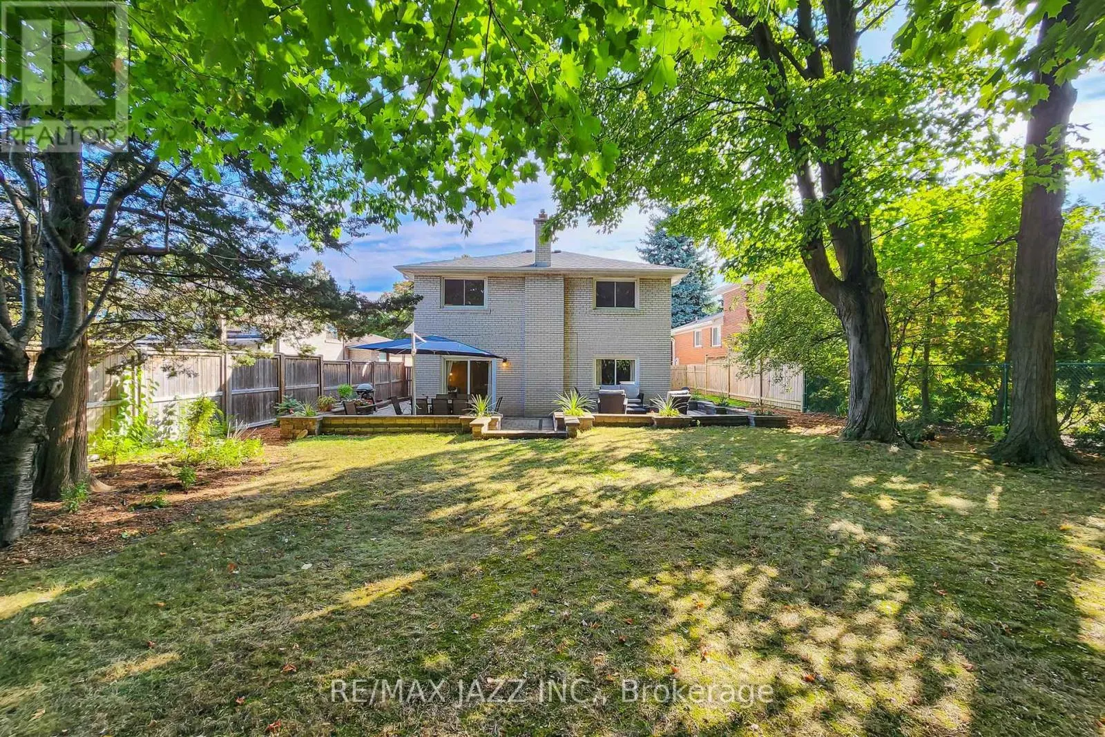 43 KINGSBOROUGH CRESCENT