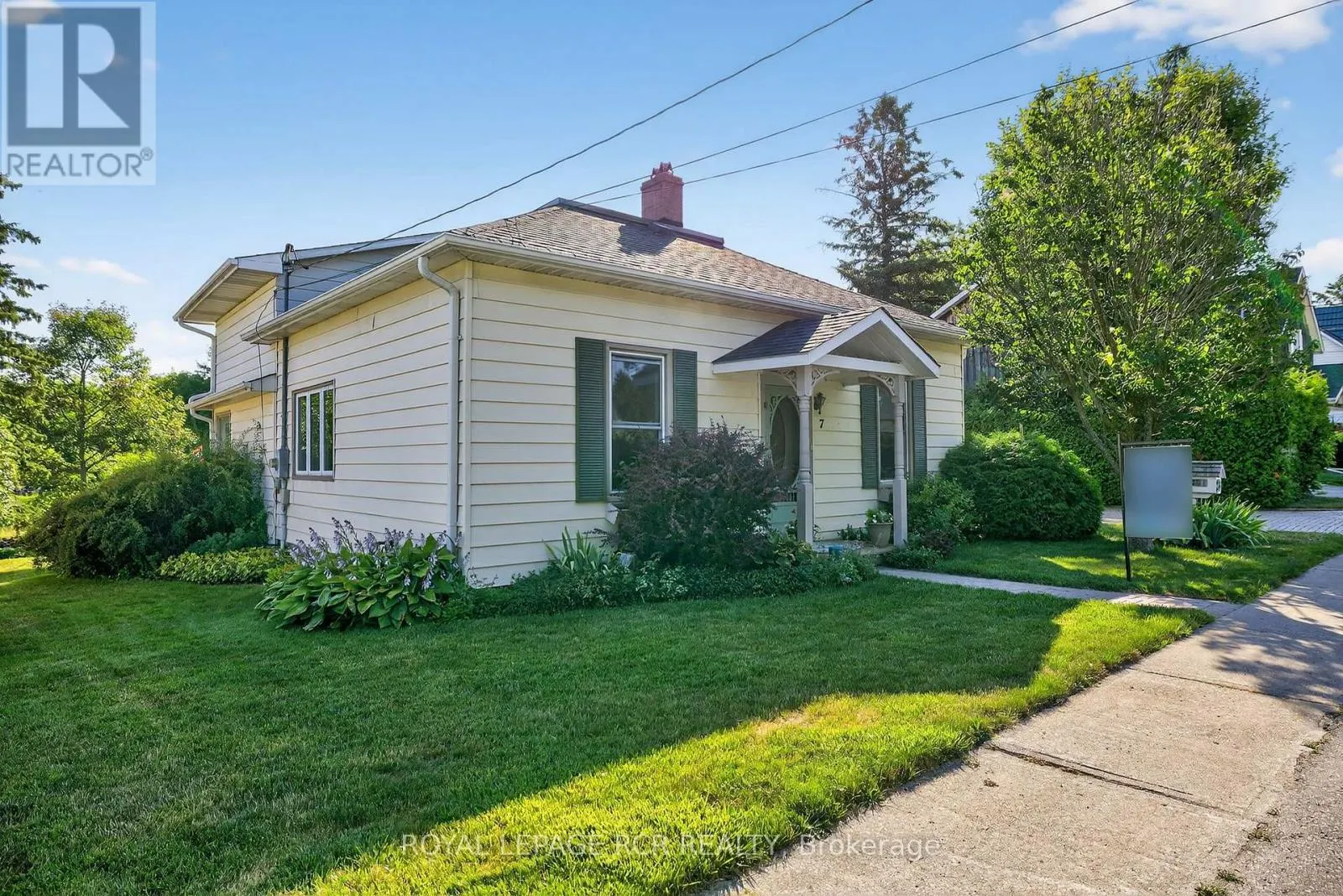 7 WALLACE AVENUE