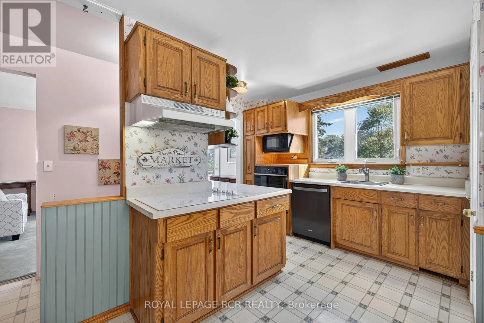 7 WALLACE AVENUE