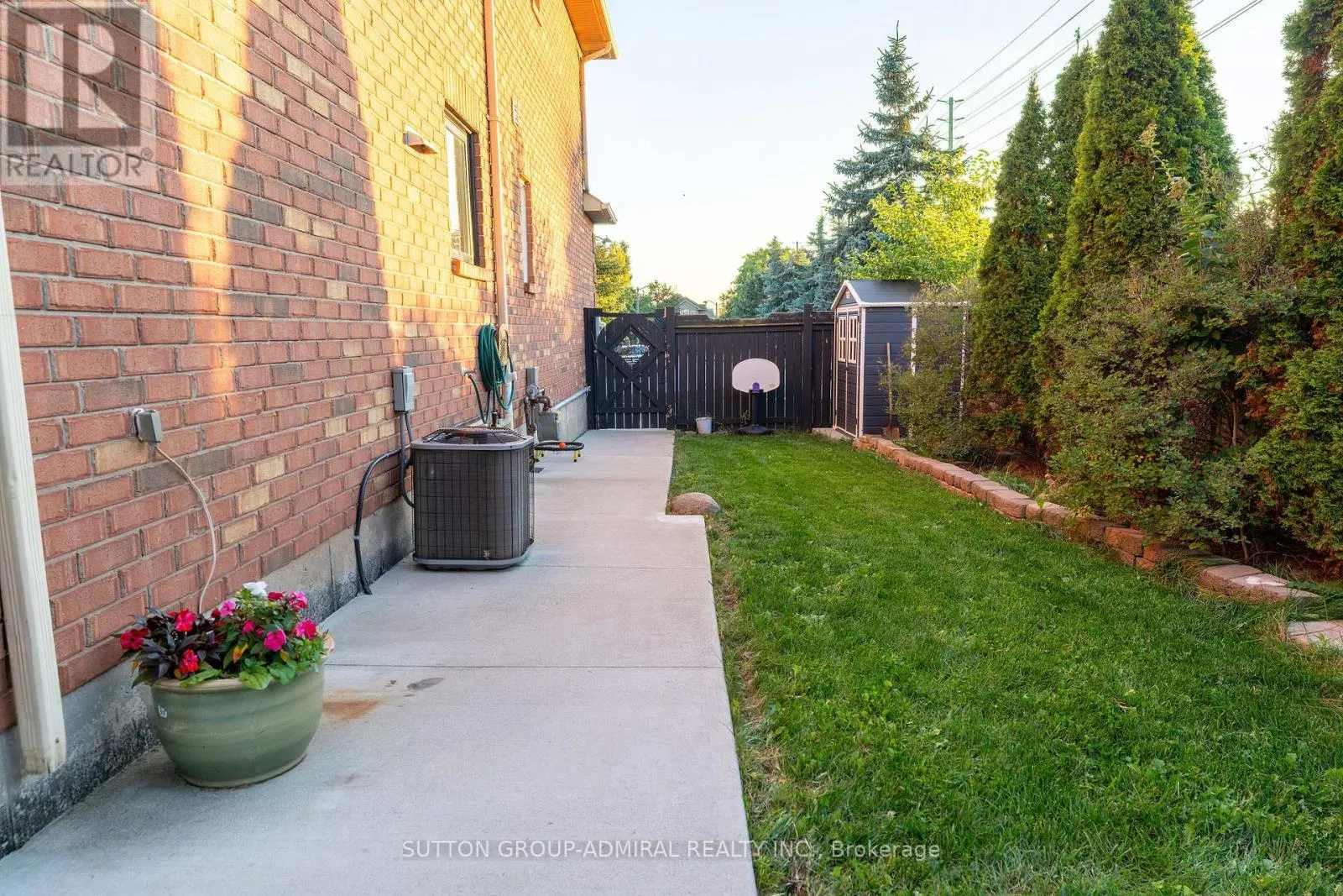 2415 VALLEY HEIGHTS CRESCENT
