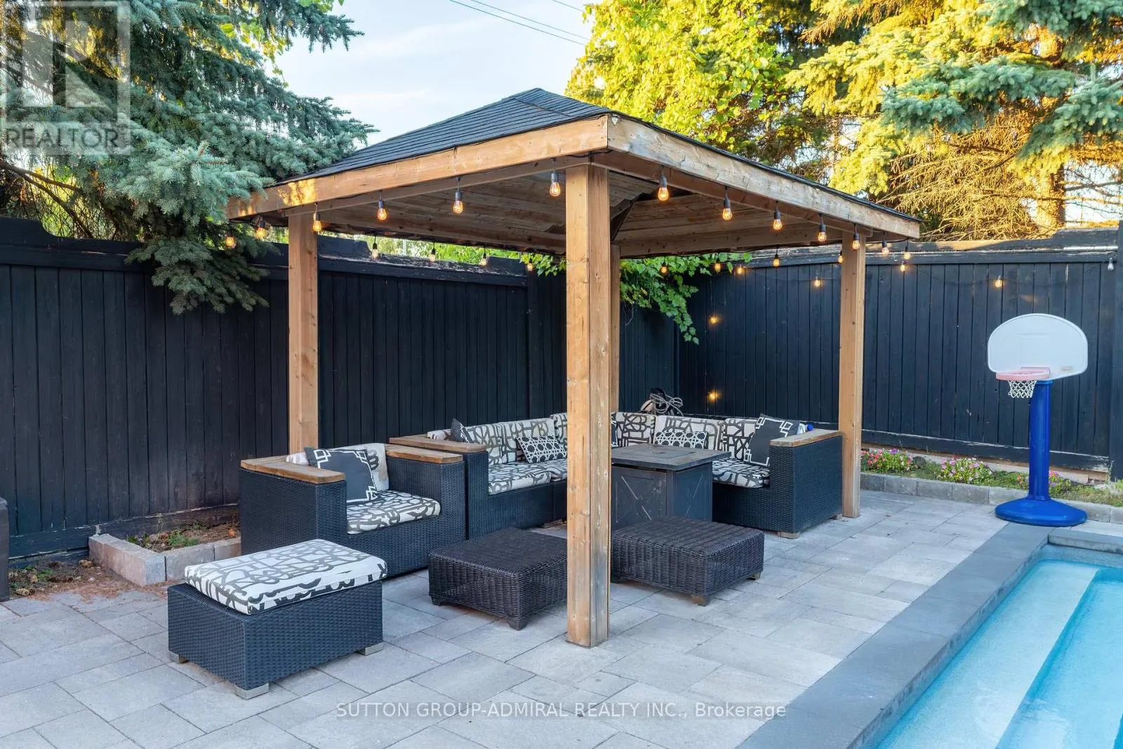 2415 VALLEY HEIGHTS CRESCENT