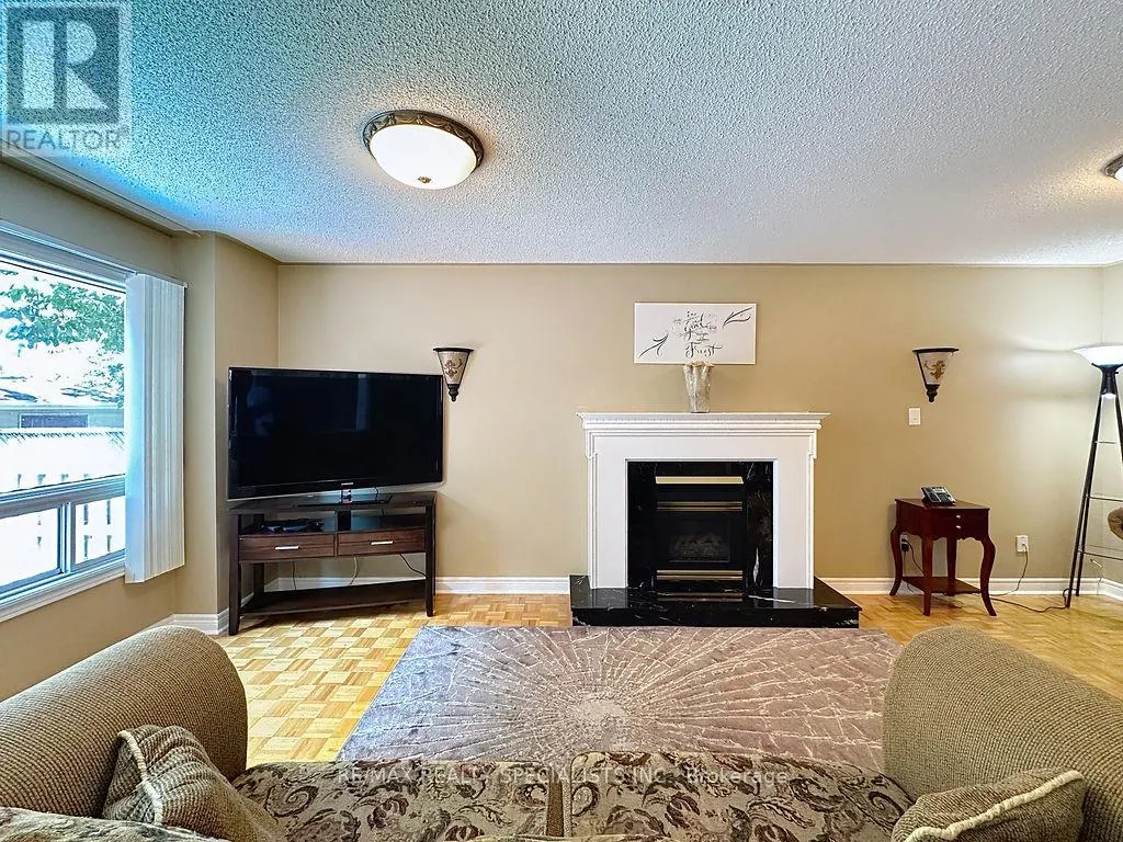 9 SIESTA COURT