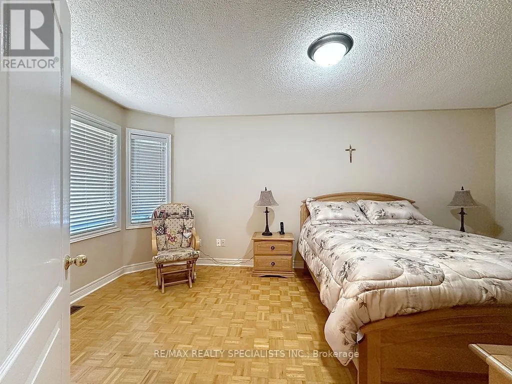 9 SIESTA COURT