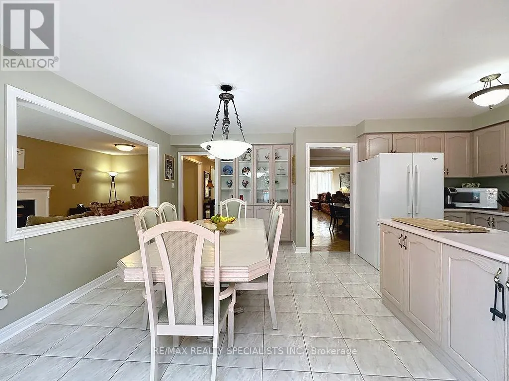 9 SIESTA COURT