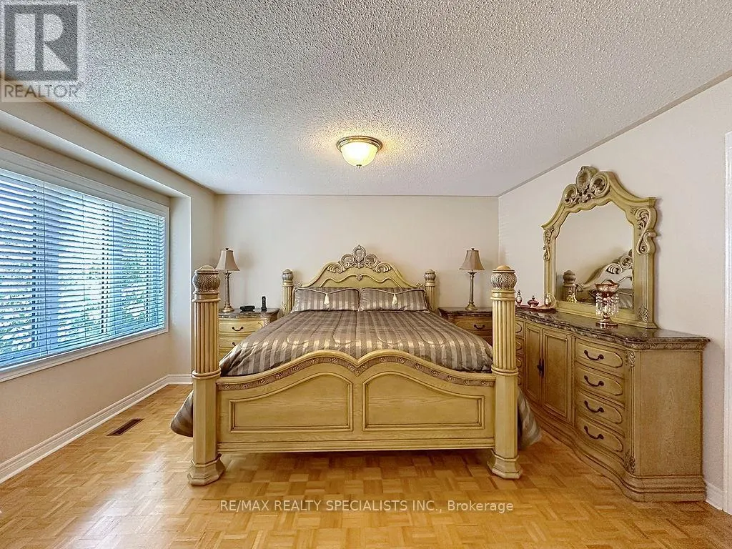 9 SIESTA COURT