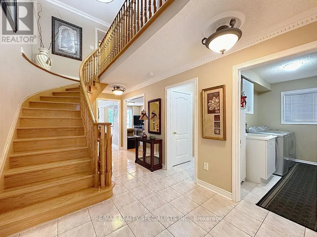 9 SIESTA COURT