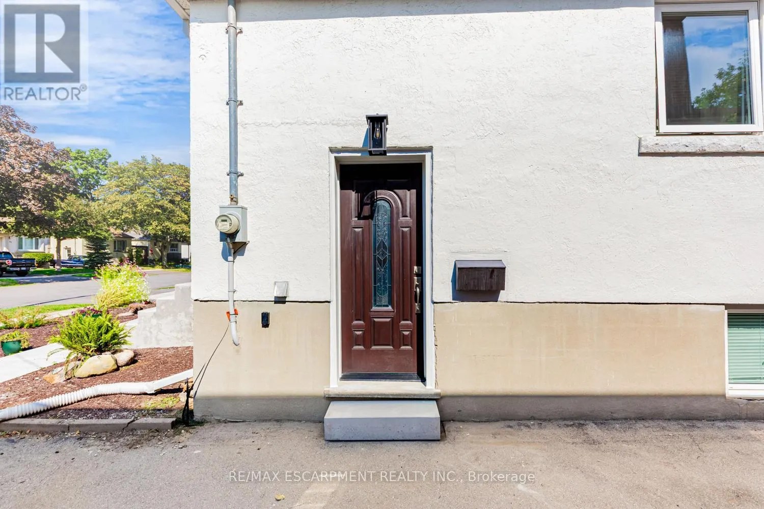 19 STOCK AVENUE
