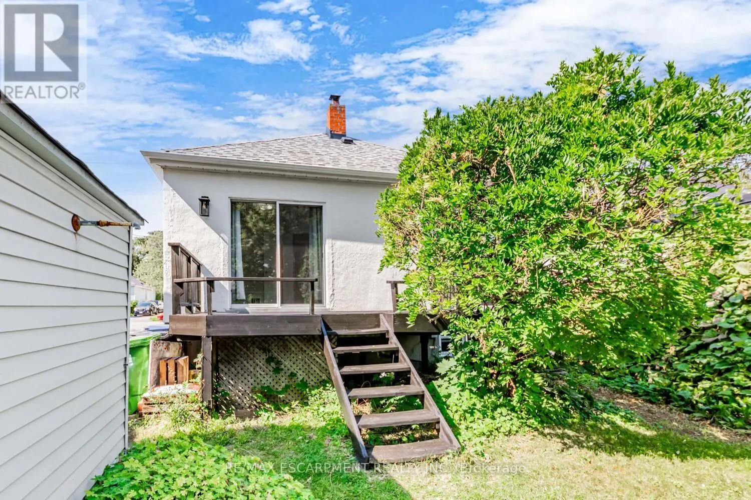 19 STOCK AVENUE