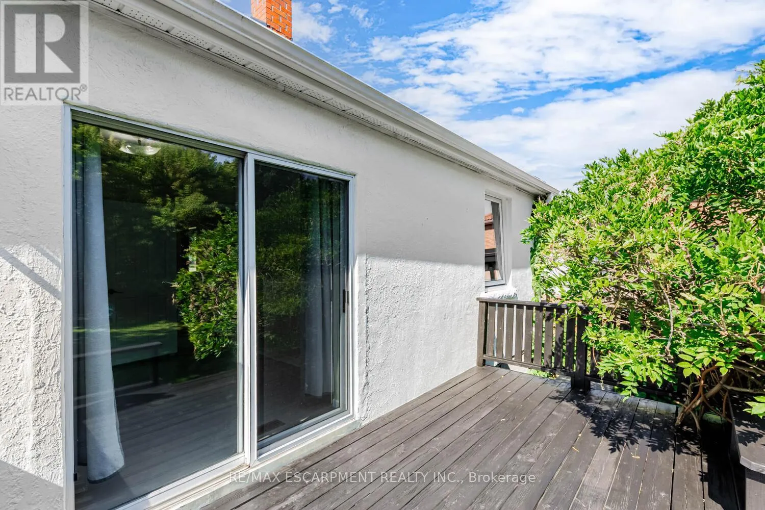 19 STOCK AVENUE