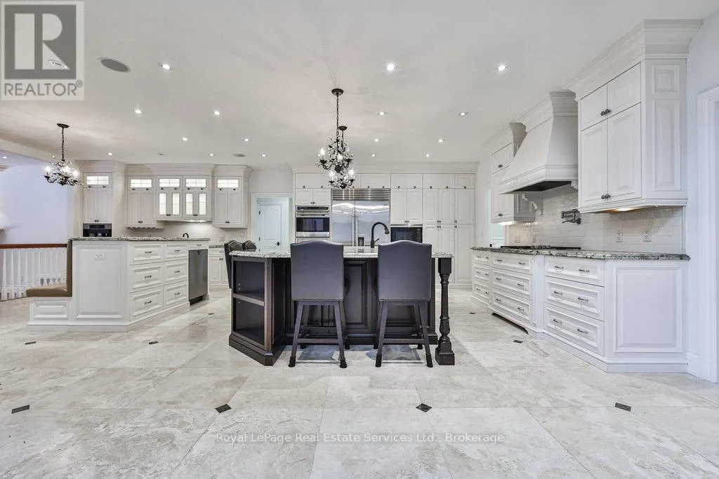 24 RAYMAR PLACE