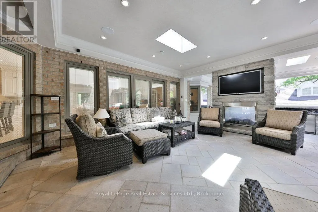 24 RAYMAR PLACE