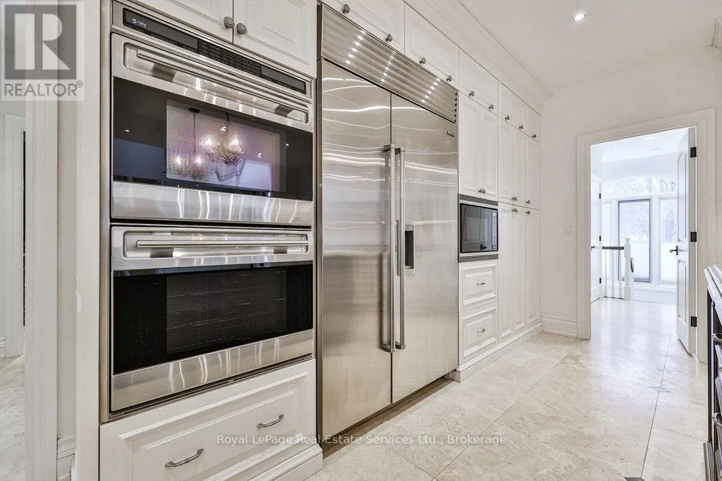 24 RAYMAR PLACE