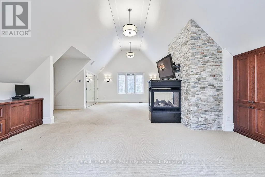 24 RAYMAR PLACE