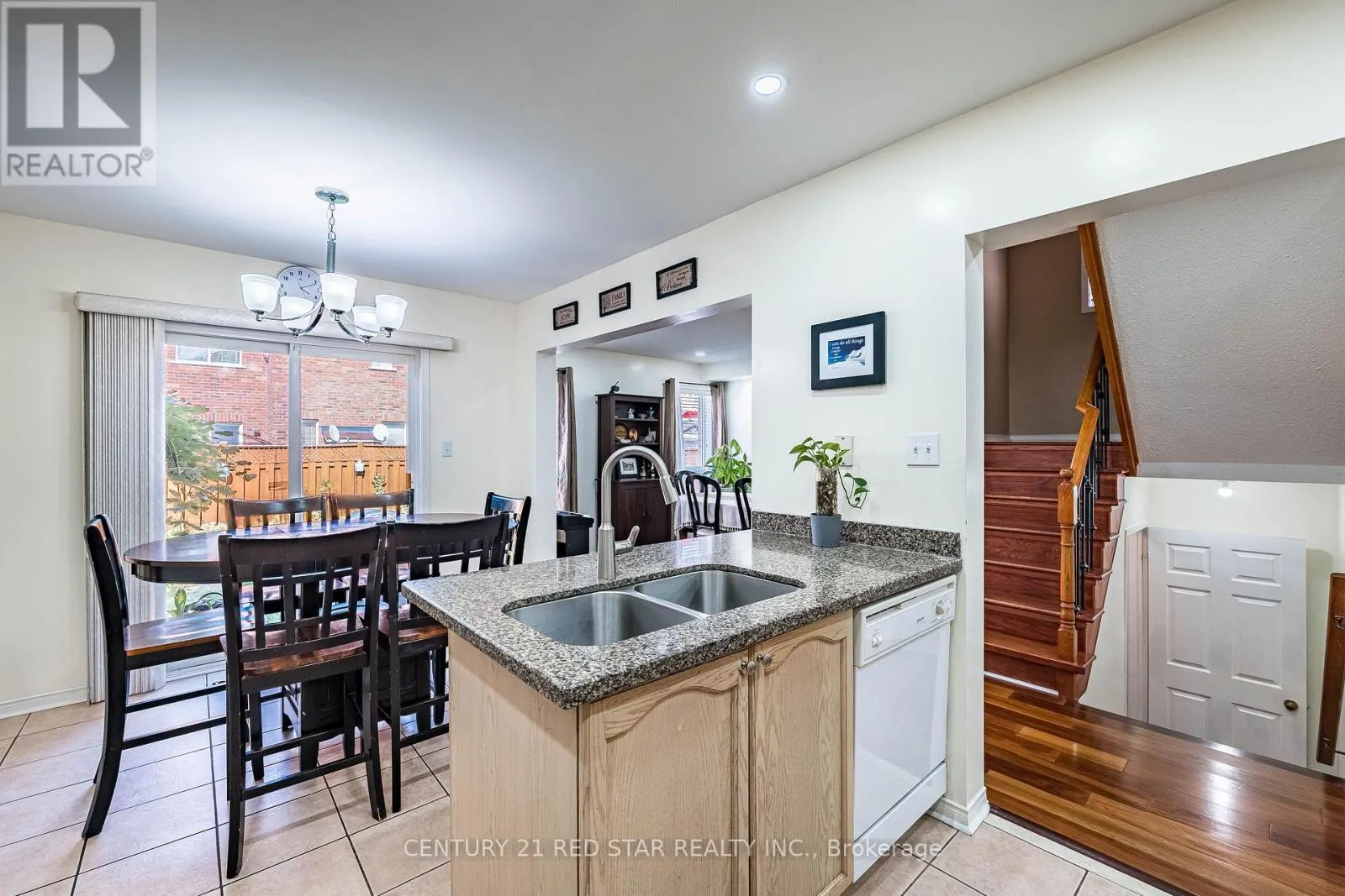 37 OAKMEADOW DRIVE