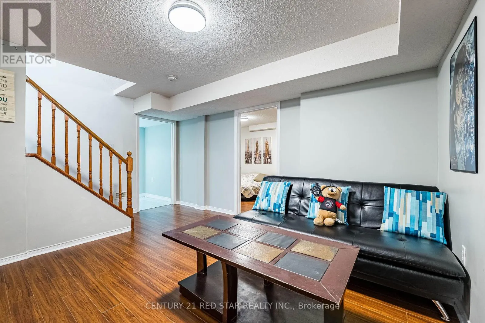 37 OAKMEADOW DRIVE
