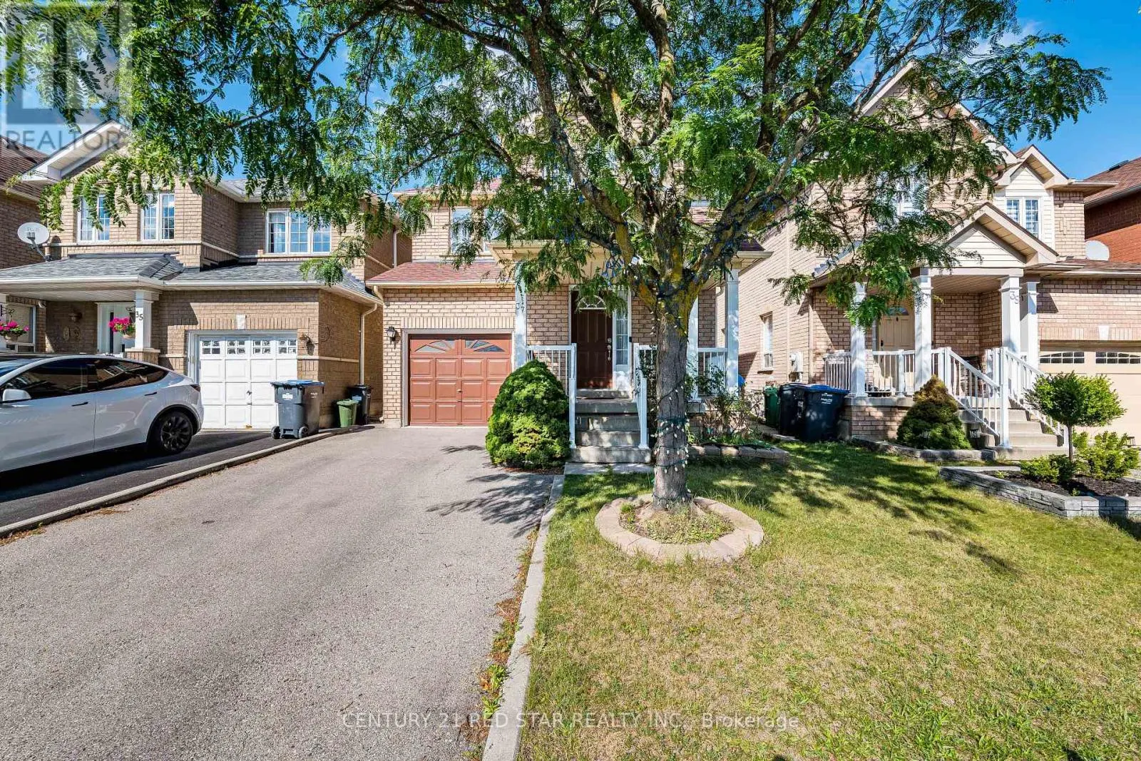37 OAKMEADOW DRIVE