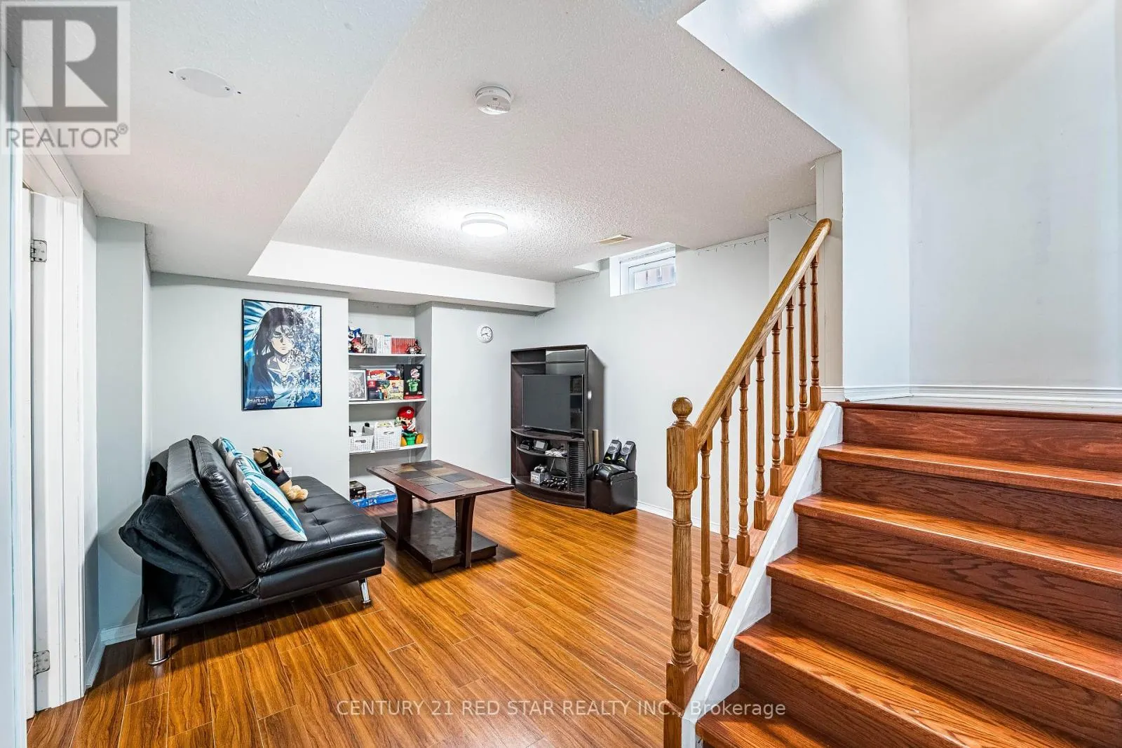 37 OAKMEADOW DRIVE