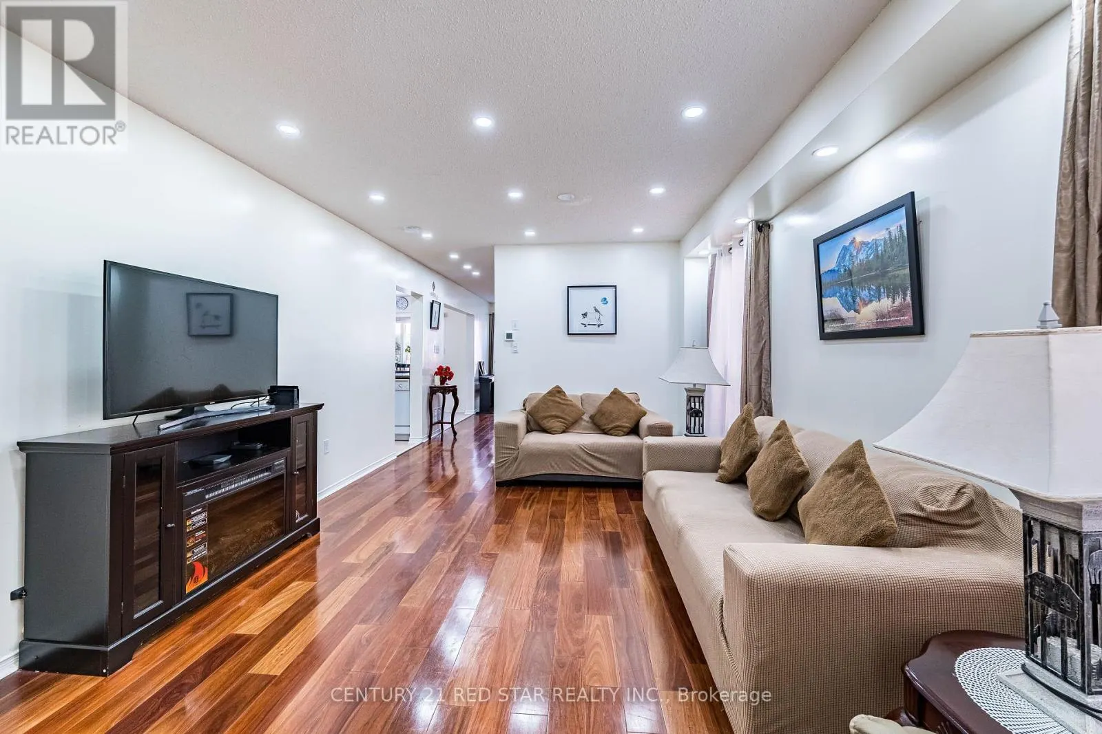 37 OAKMEADOW DRIVE