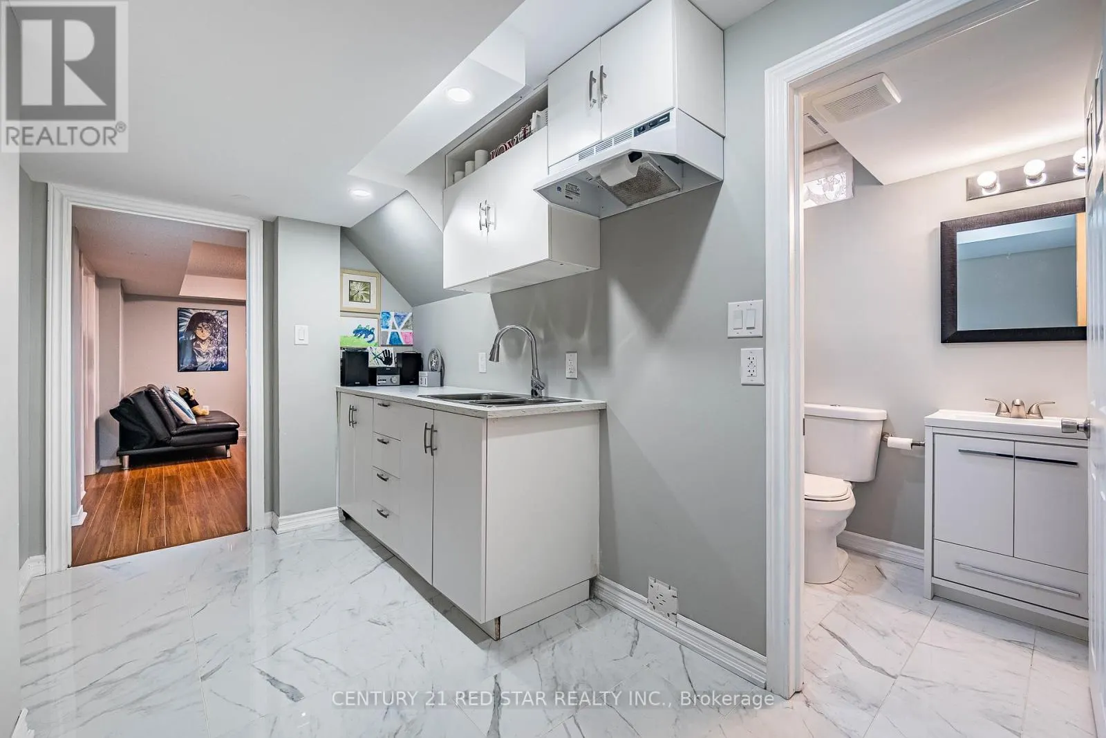 37 OAKMEADOW DRIVE
