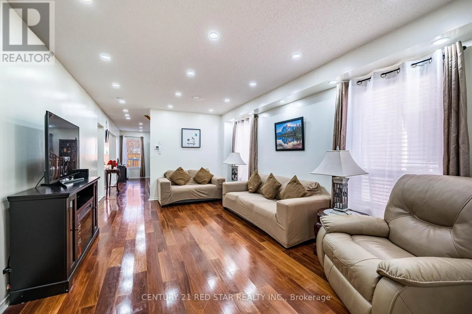 37 OAKMEADOW DRIVE