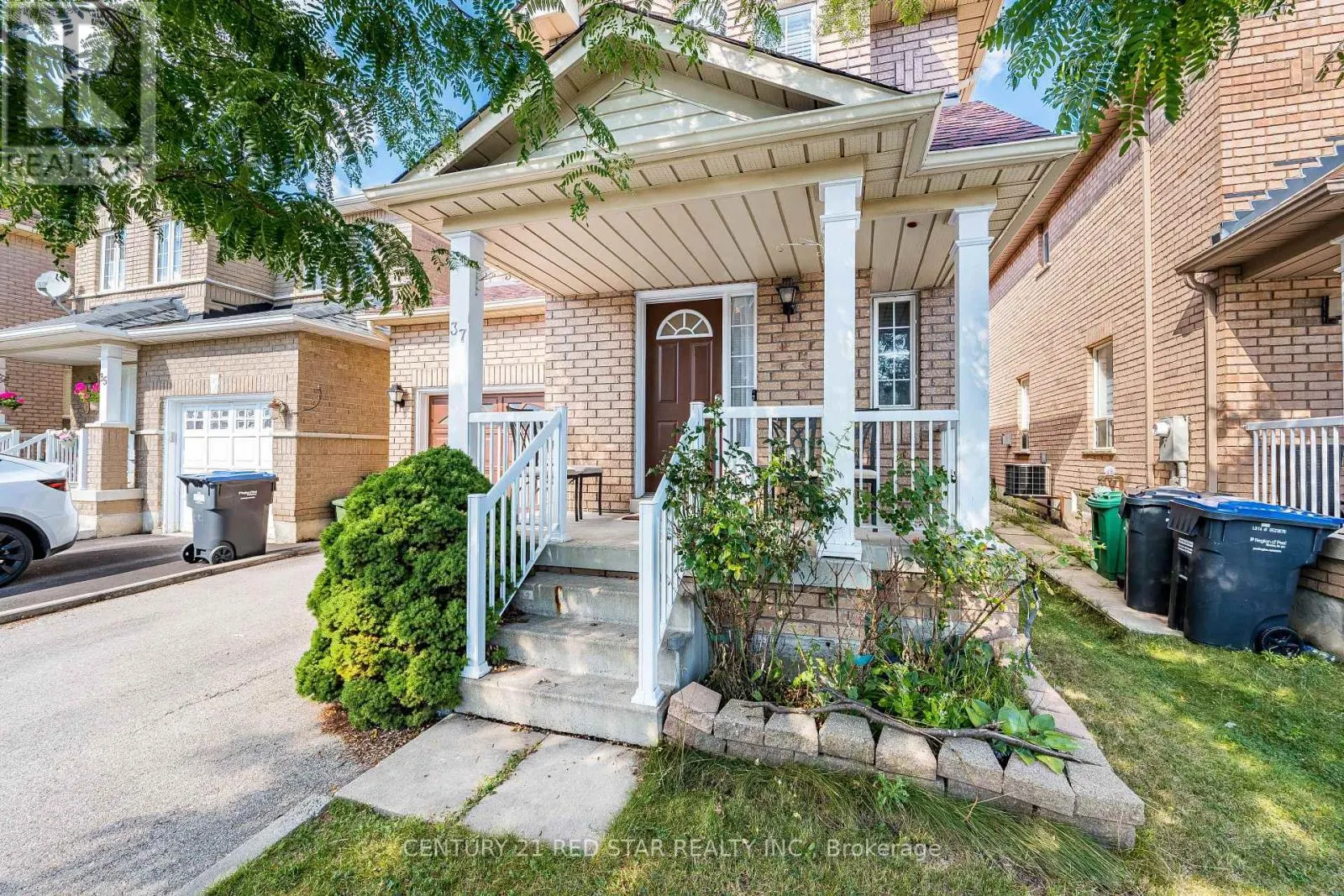 37 OAKMEADOW DRIVE