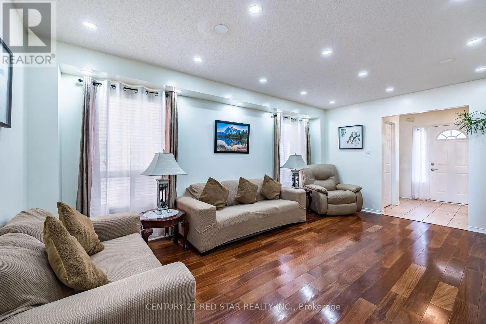 37 OAKMEADOW DRIVE