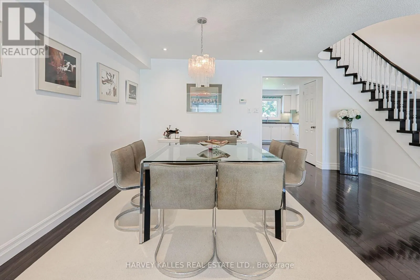 1050 LINDSAY DRIVE