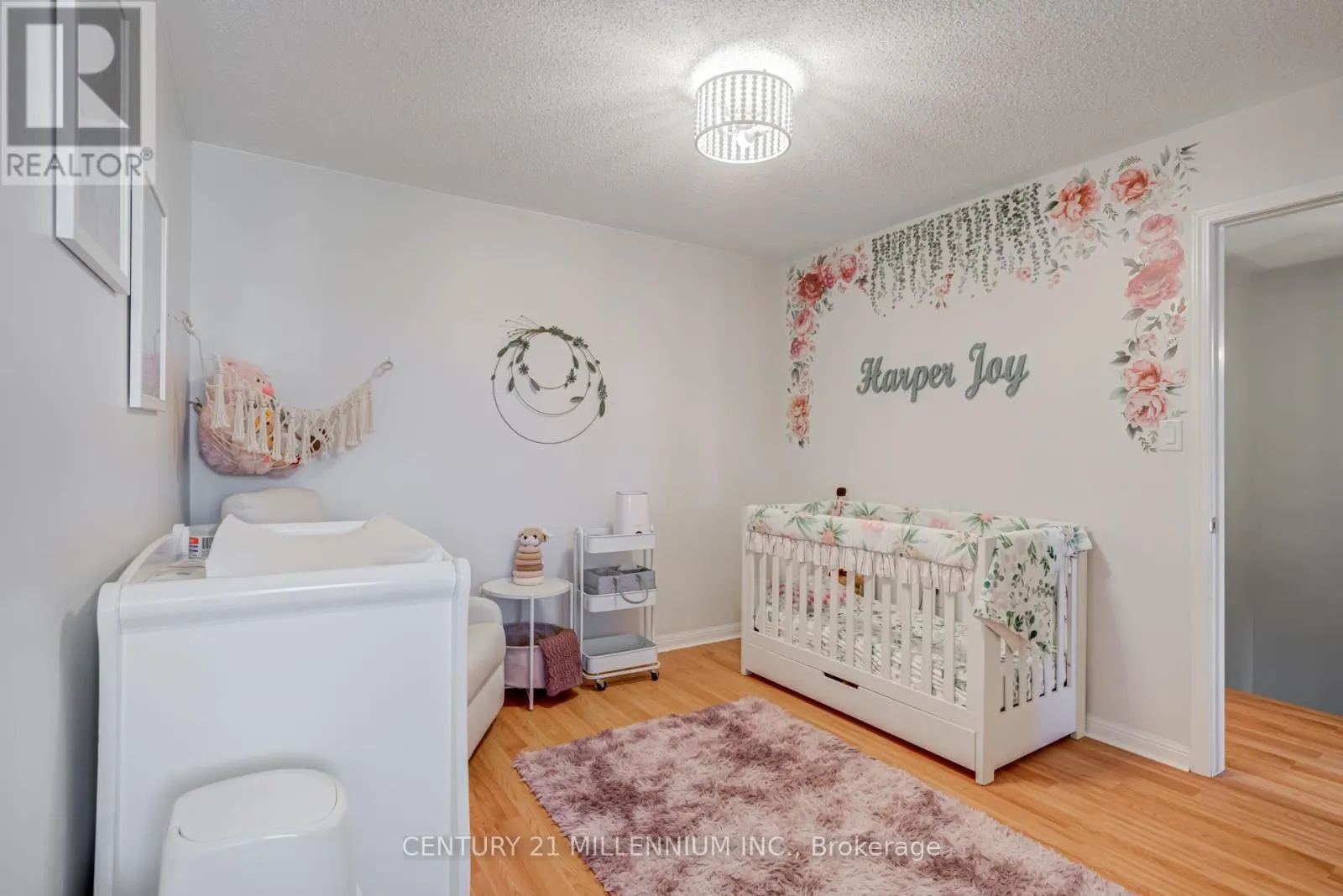 914 AMBROISE CRESCENT