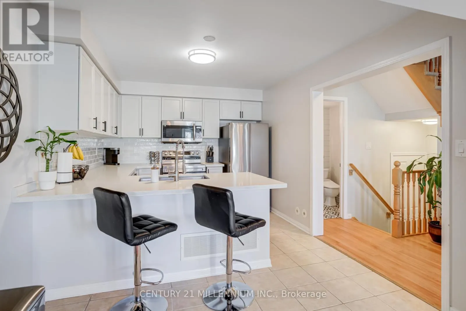914 AMBROISE CRESCENT