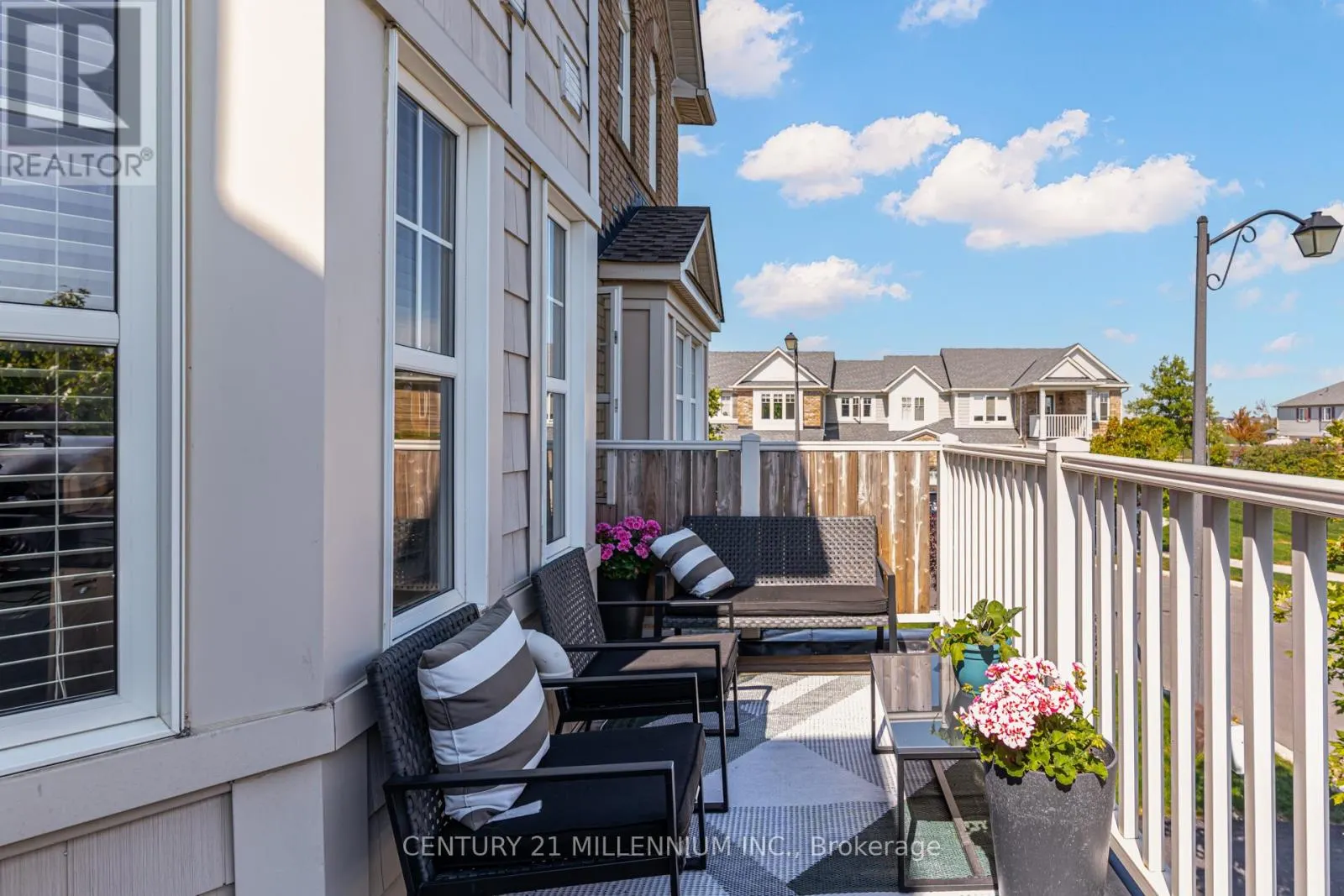 914 AMBROISE CRESCENT