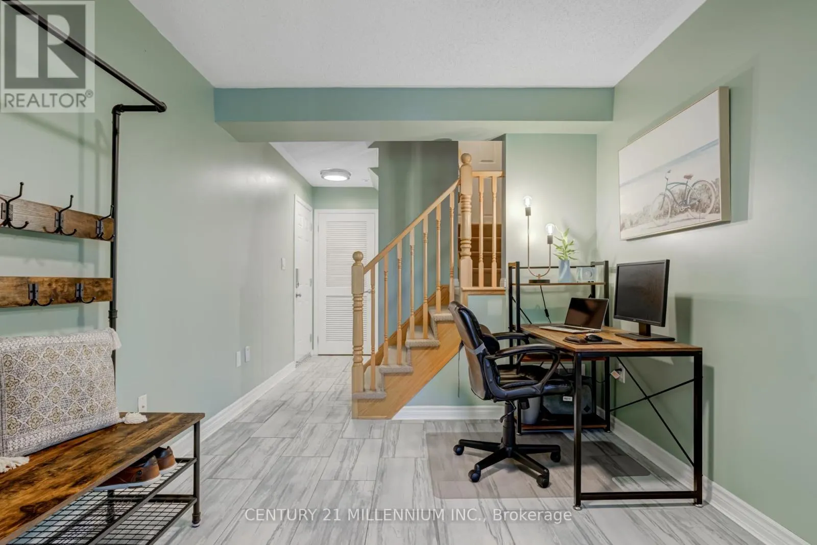 914 AMBROISE CRESCENT