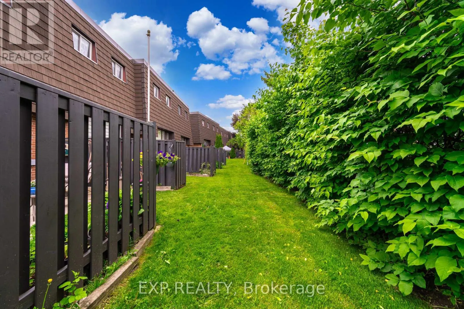 136 DARRAS COURT