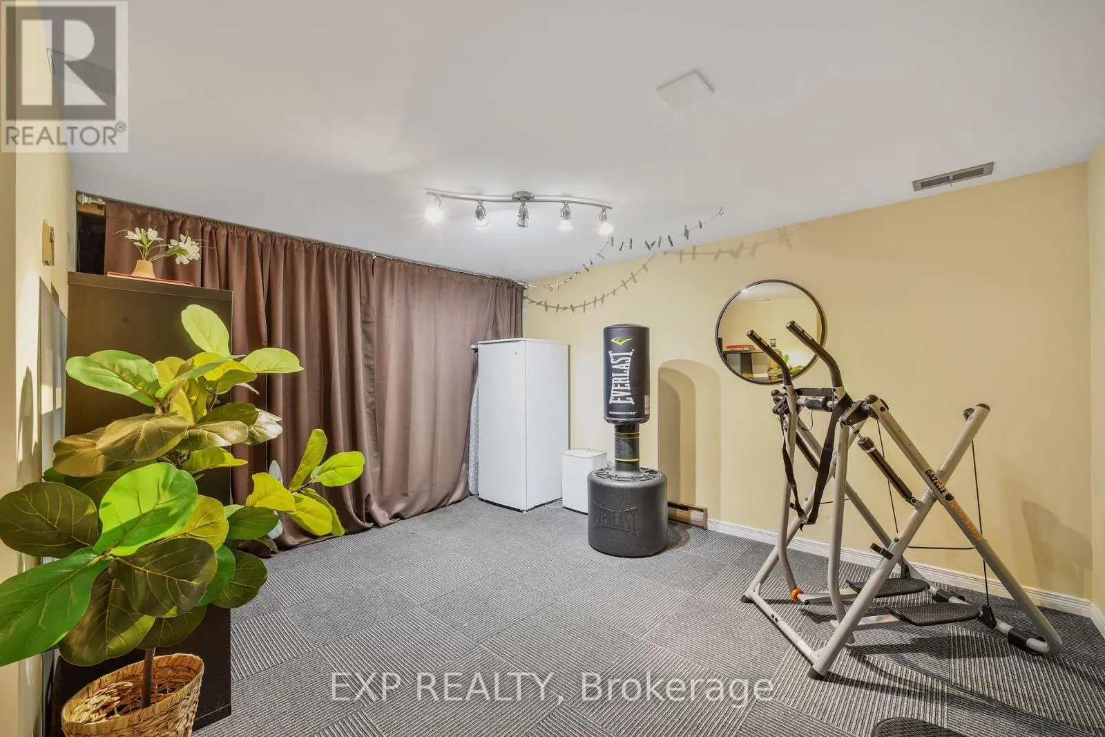 136 DARRAS COURT
