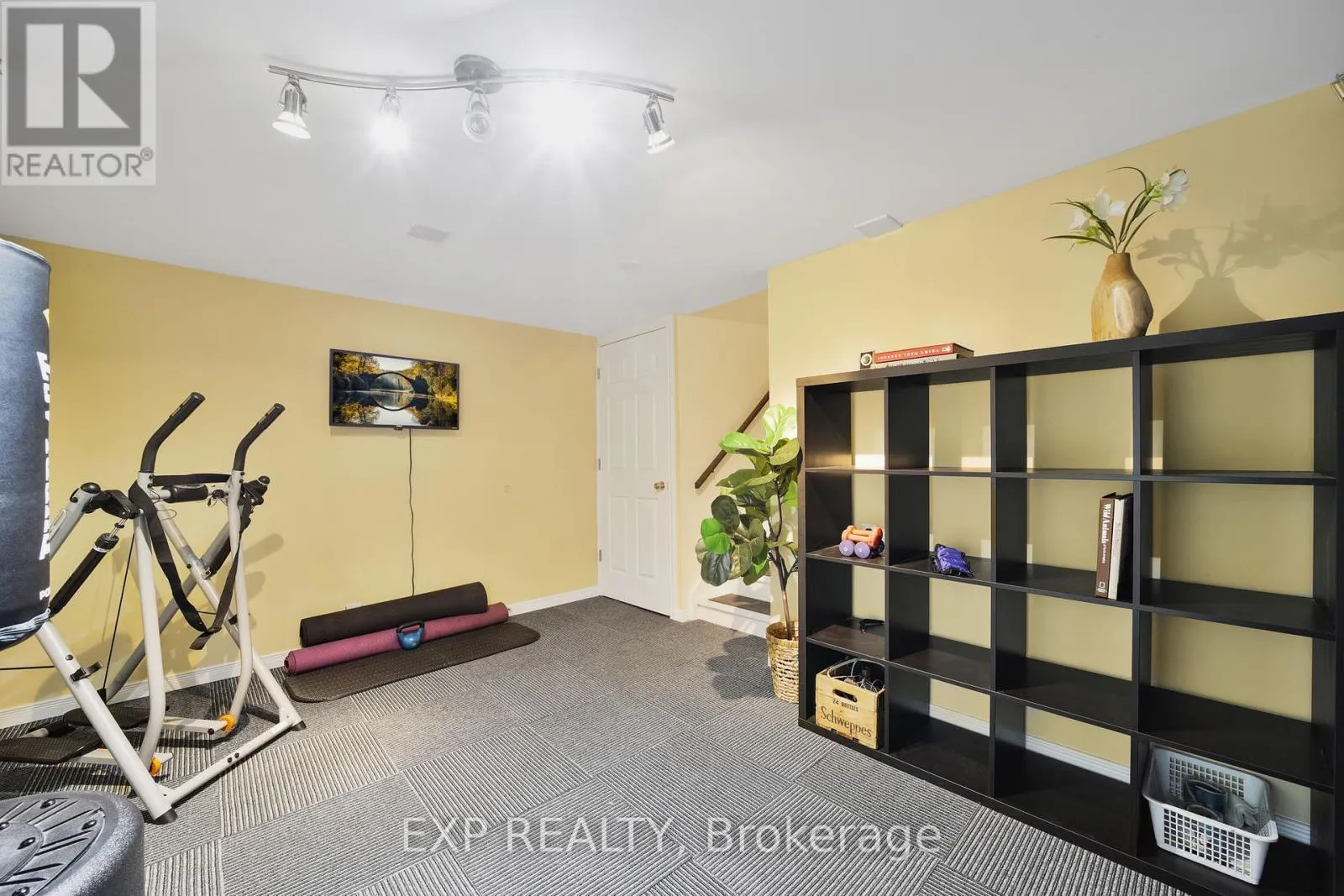 136 DARRAS COURT