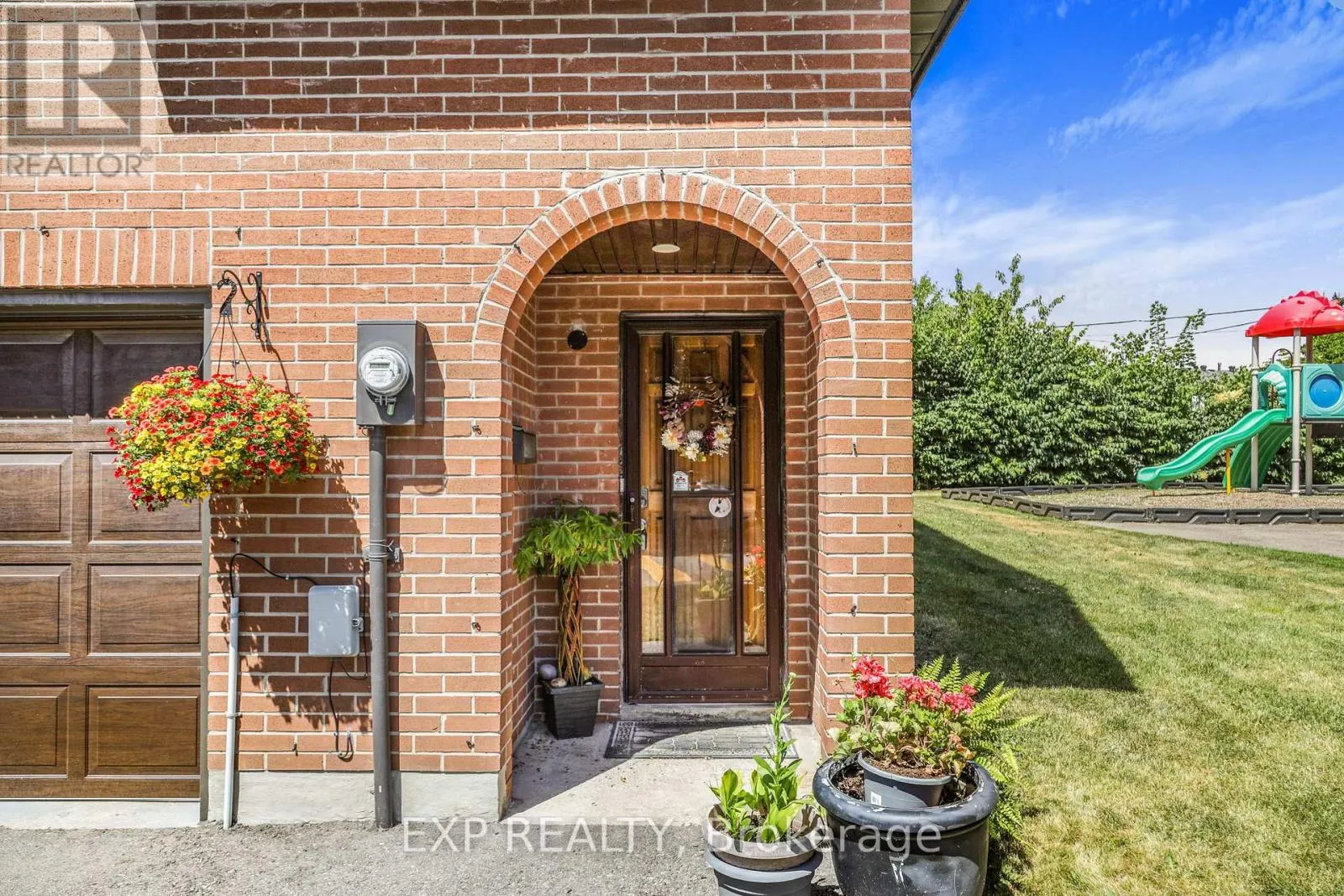 136 DARRAS COURT