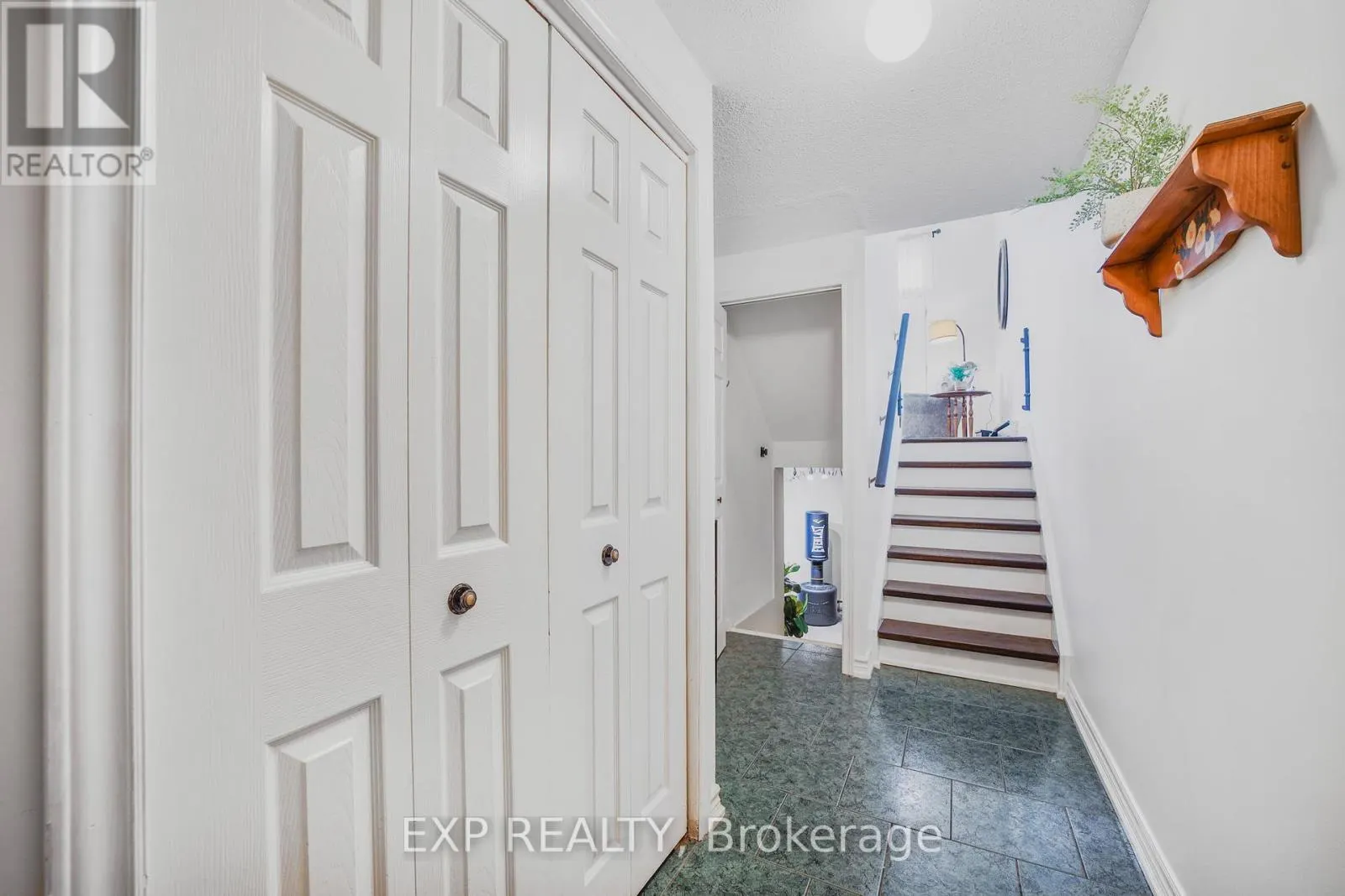 136 DARRAS COURT