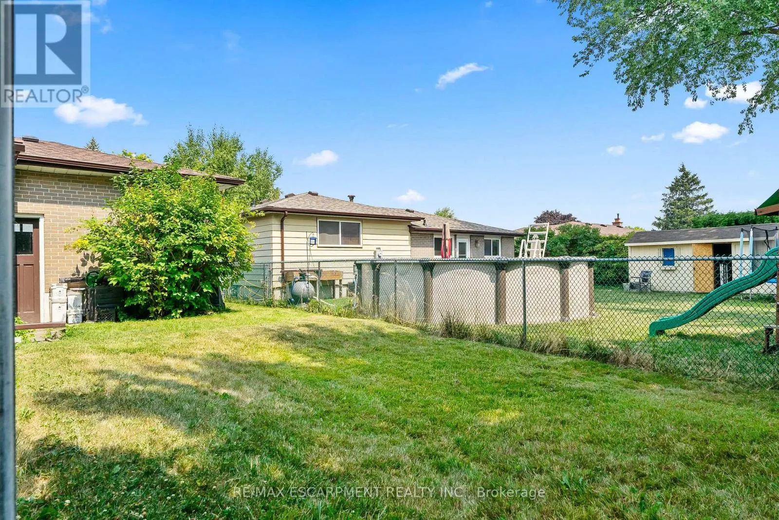 45 DUNBLAINE CRESCENT