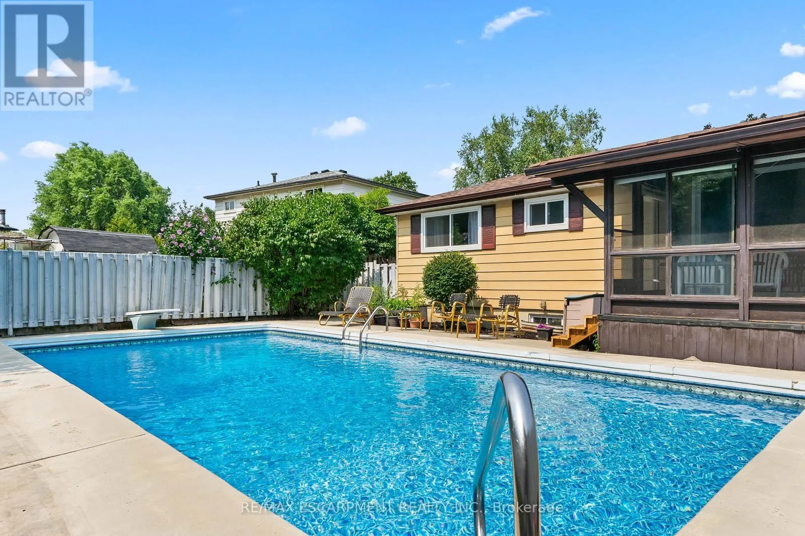 45 DUNBLAINE CRESCENT