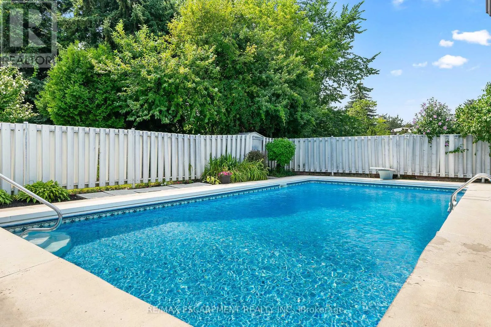45 DUNBLAINE CRESCENT
